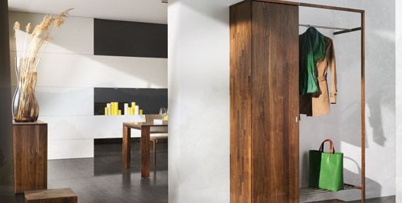 Bild zum Ratgeber Umweltbewusst bauen und mit Naturholzmöbeln einrichten