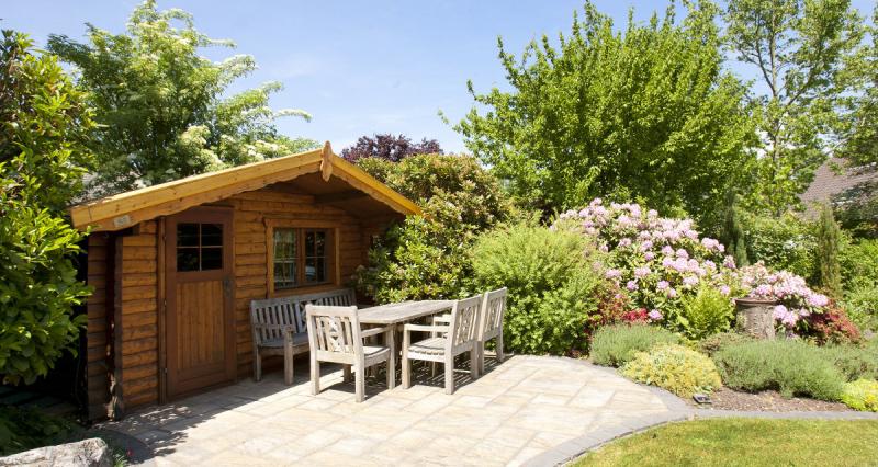 Bild zum Ratgeber Gartenhaus Pflege - Das ist wirklich wichtig
