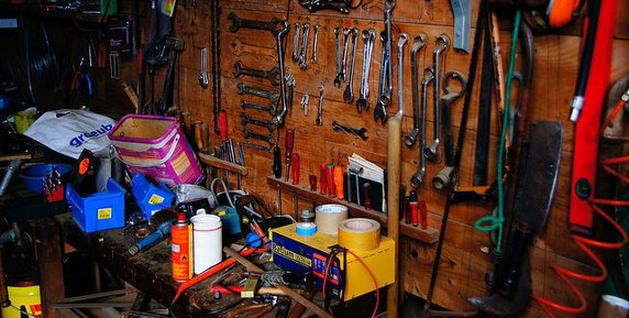 Bild zum Ratgeber Eigene Werkstatt günstig einrichten
