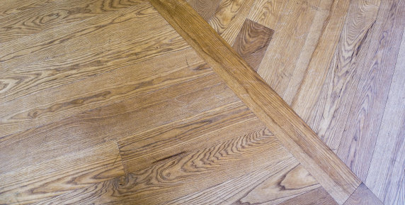 Bild zum Ratgeber Holz: Naturmaterial in den eigenen vier Wänden