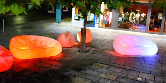 Bild zum Ratgeber Beleuchtungstipps für Gartenliebhaber – die klassische Lampe hat ausgedient