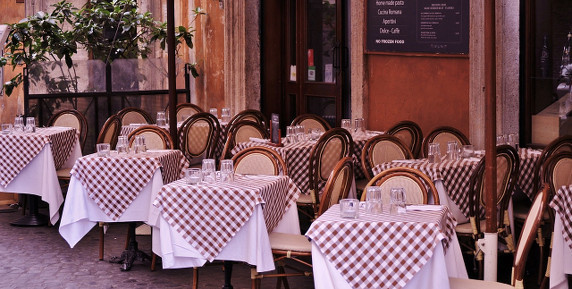 Bild zum Ratgeber Thonet Stühle – Informationen zu Geschichte, Sortiment und Design