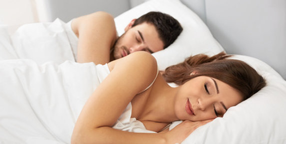 Bild zum Ratgeber Erste gemeinsame Wohnung: Welche Matratze ist am besten für Paare geeignet?