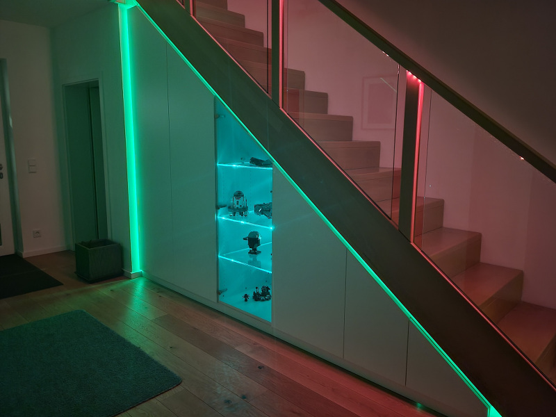 Treppenschrank mit LED