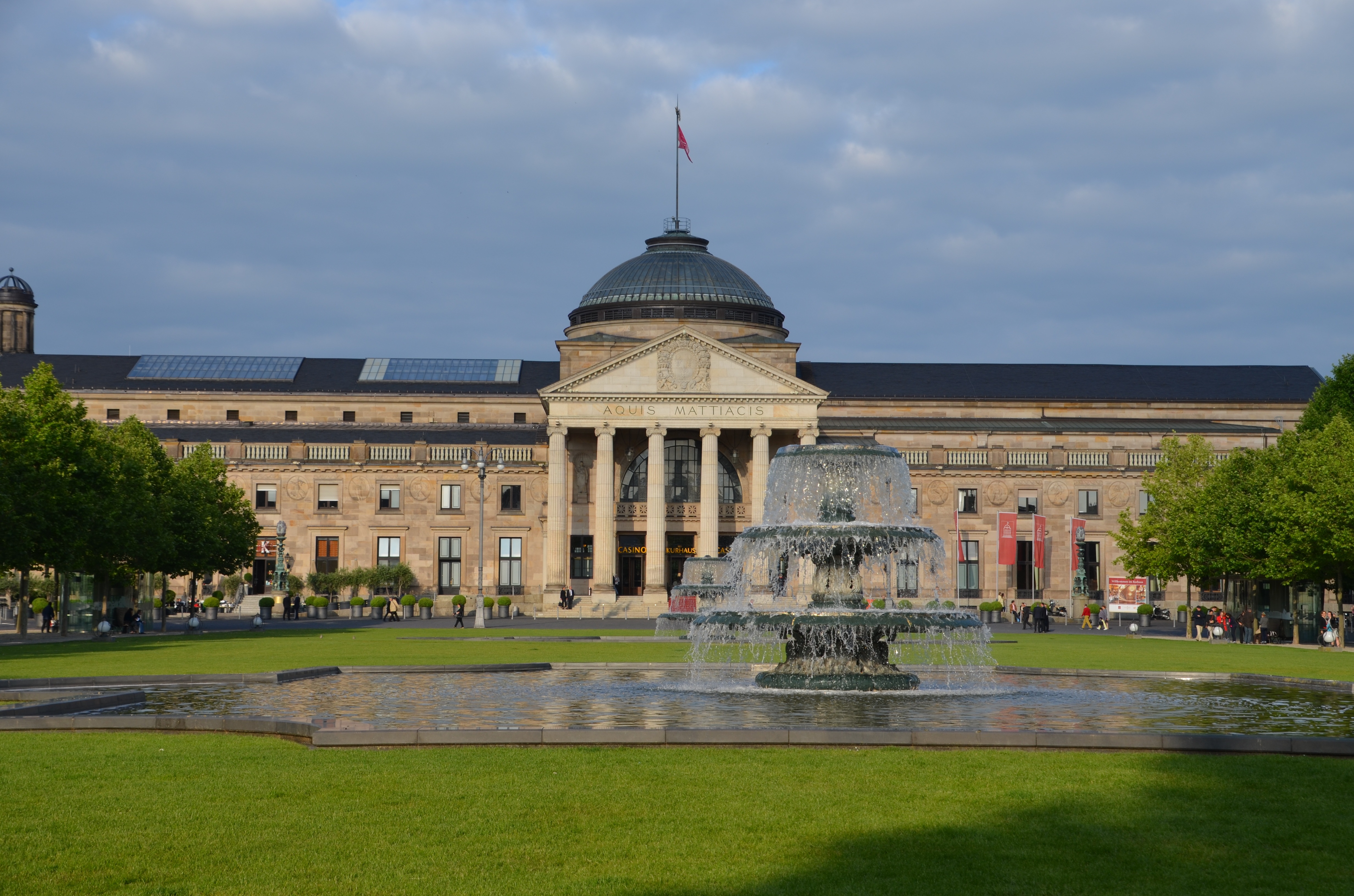 Wiesbaden, Kurhaus mit Kaskadenbrunnen